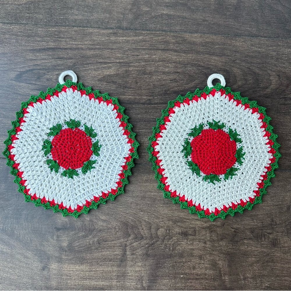 Vintage Crocheted Festive Christmas Doily - Set of 2 - Vintage Holiday Decor